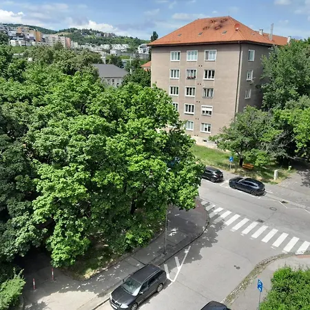 2-room With Balcony And Loggia 아파트 브라티슬라바